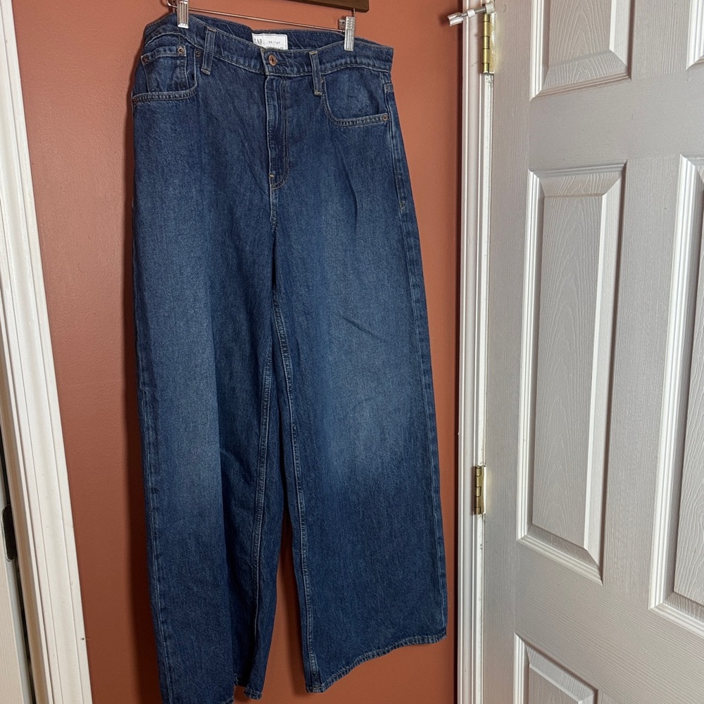 GAP Women's Wide-Leg Jeans in Dark Blue Wash